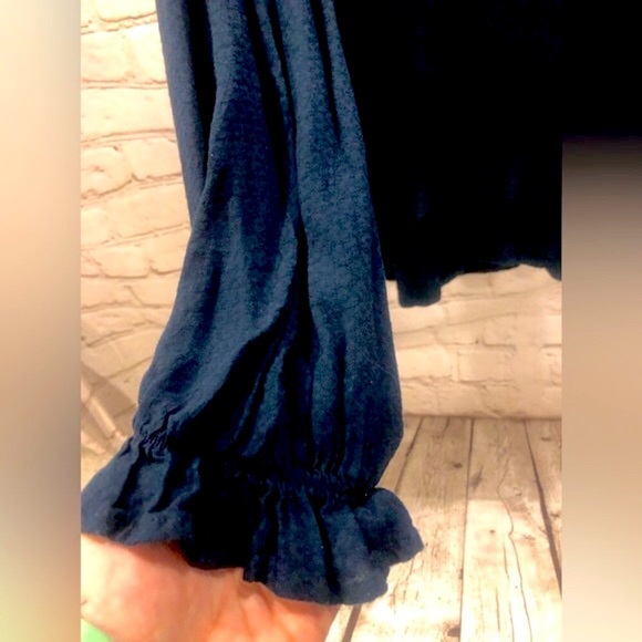 ❤️‍🔥Free People❤️‍🔥Beautiful Lightweight Blouse❤️‍🔥Measurements in Pics❤️‍🔥 - Picture 6 of 14